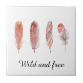 Federn in Rosa und Korallen auf weiß wild und frei Fliese (Vorderseite)