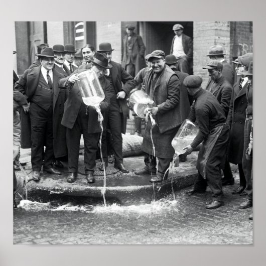 FEDS DUMP VERBOTEN LIQUOR IN NEW YORK POSTER (Vorne)