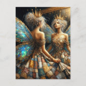 Fee in einem gepolsterten Kleid sieht in Spiegel a Postkarte (Vorderseite)