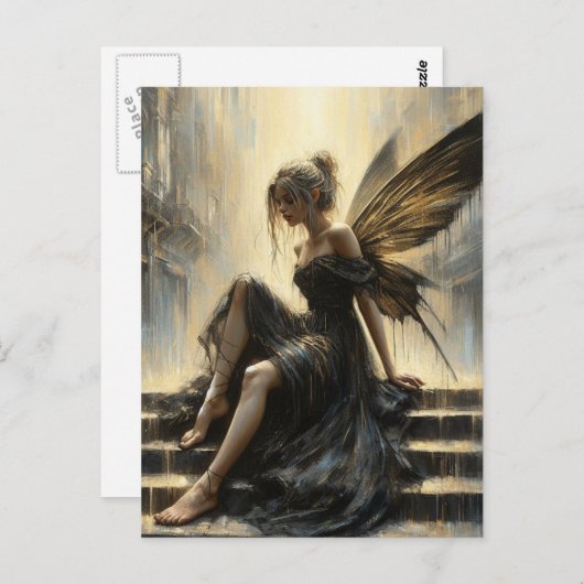 Fee in einem schwarzen und goldenen Kleid, das auf Postkarte (Vorne/Hinten)