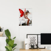 Fee sitzt auf einem Dock mit den Füßen im Wasser Poster (Heimbüro)