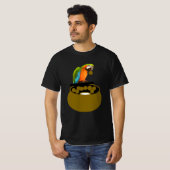 feeding parrot T-Shirt (Vorne ganz)