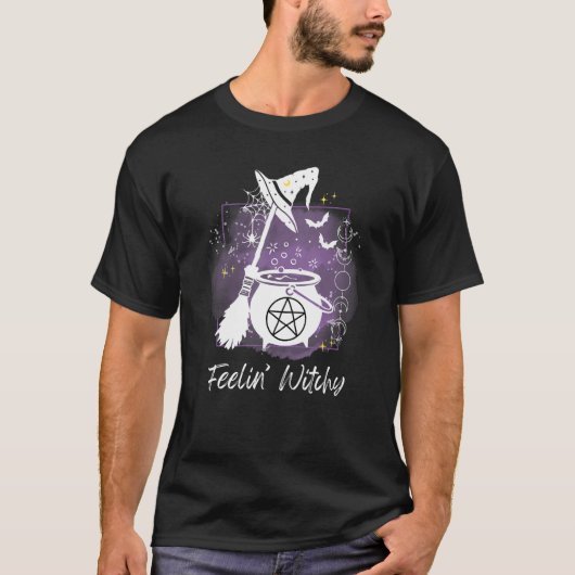 Feelin witchy graphic witchcraft cauldron broom sp T-Shirt (Vorderseite)