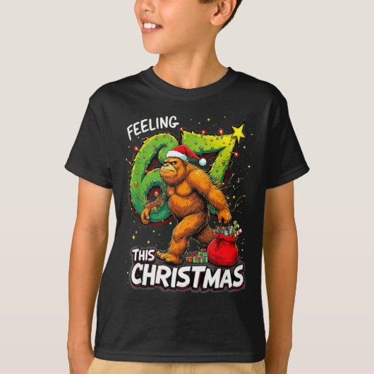 Feeling 67 Funny Christmas Bigfoot Holiday  T-Shirt (Vorderseite)