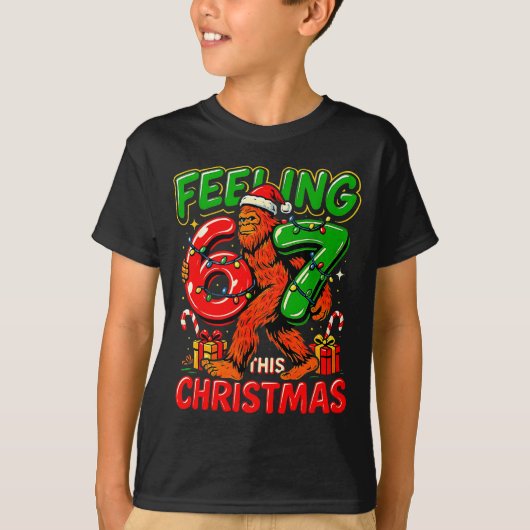 Feeling 67 This Christmas Funny Bigfoot T-Shirt (Vorderseite)
