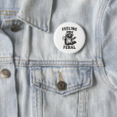 Feeling Feral Raccoon Drink Coffee Funny Trash Pan Button (Beispiel)