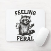 Feeling Feral Raccoon Drink Coffee Funny Trash Pan Mousepad (Mit Mouse)