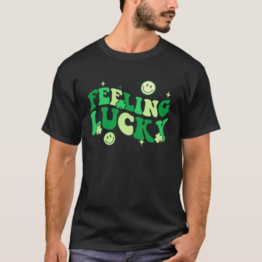 Feeling Lucky Shamrock Groovy St Patrick's Day Ire T-Shirt (Vorderseite)