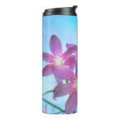 Feenhafte Lilien-Thermaltrommel Thermosbecher (Nach links gedreht)