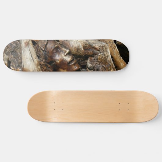 Fegefeuer - in Baumwurzeln gehauchter Mensch Skateboard (Horizontal)