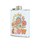 Fehler helfen uns zu wachsen | Spielende Blumenmot Flachmann (Links)