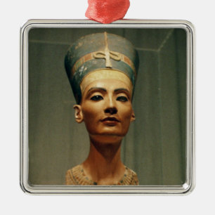 Fehlschlag der Königin Nefertiti, Vorderansicht Ornament Aus Metall