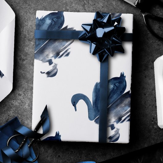 Fehlsichtigkeit | Moody Dusty Blue Swan am See Geschenkpapier