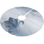 Fehlsichtigkeit | Moody Dusty Blue Swan am See Polyester Weihnachtsbaumdecke (Schrägansicht)