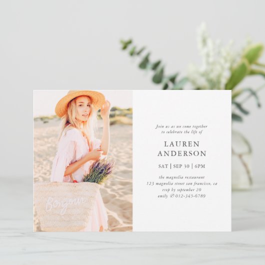 Feier des Lebens Einfaches Modernes Chic Foto Einladung (Stehend Vorderseite)
