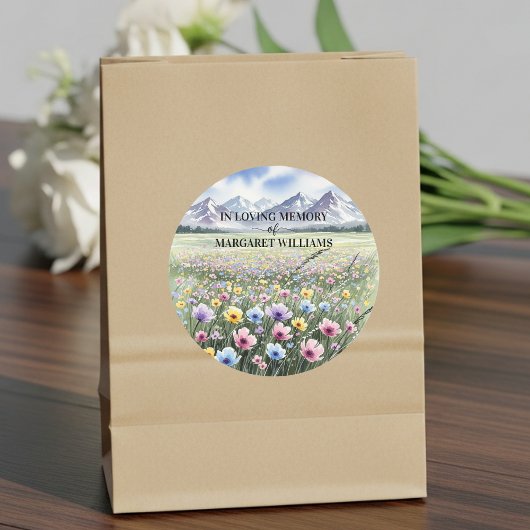 Feier des Lebens Wildblumen Berge Runder Aufkleber
