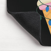 Feierliche Eiscreme mit Weihnachtsbeleuchtung und Mousepad (Ecke)