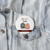 Feierliche Feier mit dem Gewinner des Ugly Sweater Button (Beispiel)
