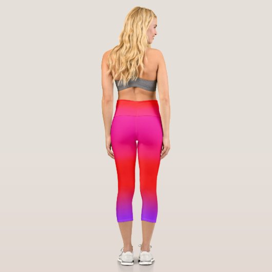Feierliche Magenta Red Lila Ombre Capri Leggings (Rückseite)