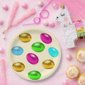 Feierliche, mehrfarbige Ostereier auf leicht beige Pappteller (Party)