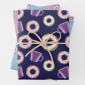 Feierliche Set Tasse Kaffee Süßes Donuts Geschenkpapier Set (Beispiel)