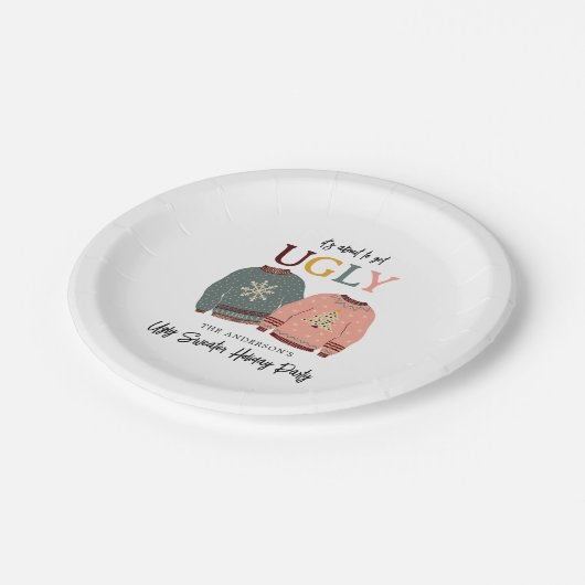 Feierliche Weihnachtsfeier im Ugly Sweater Pappteller (Schrägansicht)
