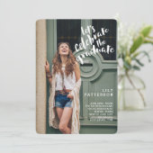 Feiern der Einladung zur Graduiertengruppe (Stehend Vorderseite)