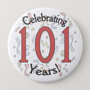 Feiern des enormen Knopfes des 101-jährigen Button