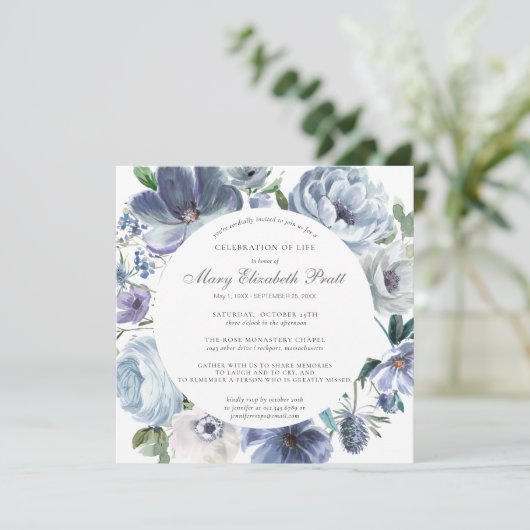 Feiern des Lebens, dunkelblau und weiße Blüte in Einladung (Stehend Vorderseite)