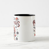 Feiern Sie den Geist des Weihnachts-Mops Hund Zweifarbige Tasse (Mittel)