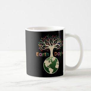 Feiern Sie den Tag des erdfarbenen Baumes - Da Kaffeetasse