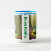 Feiern Sie Freundschaft mit jeder Sippe Zweifarbige Tasse (Mittel)