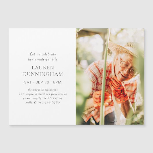 Feiern Sie Ihr Leben Modernes, einfaches Minimalis Magneteinladung (Vorderseite)