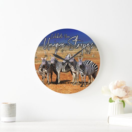 "Feiern Sie Ihre einzigartigen Streifen" Zebra Art Große Wanduhr (Zuhause)
