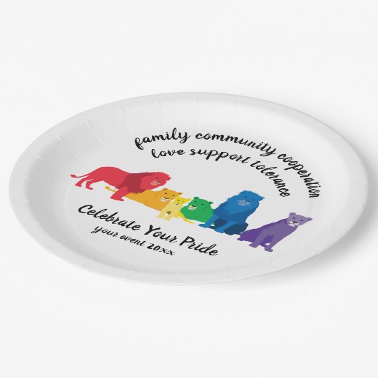 Feiern Sie Ihren Pride-Rainbow-Löwe Pappteller (Schrägansicht)