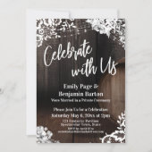 Feiern Sie mit den Blume von Us Wood Barrel Lights Einladung (Vorderseite)