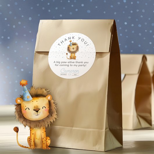 Feiern Sie mit einem Roar! Jungs Löwe zum Geburtst Runder Aufkleber