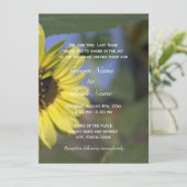 Feiern Sie mit Sonnenblumen! Sommerhochzeit lädt e Einladung (Stehend Vorderseite)