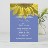 Feiern Sie mit Sonnenblumen! Sommerhochzeit lädt e Einladung (Stehend Vorderseite)