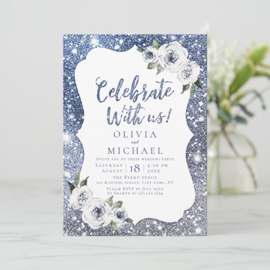 Feiern Sie mit uns! Blauer Glitzer und Blumen Einladung (Stehend Vorderseite)