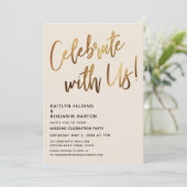 Feiern Sie mit uns! Minimal Gold Handwriting Cream Einladung (Stehend Vorderseite)