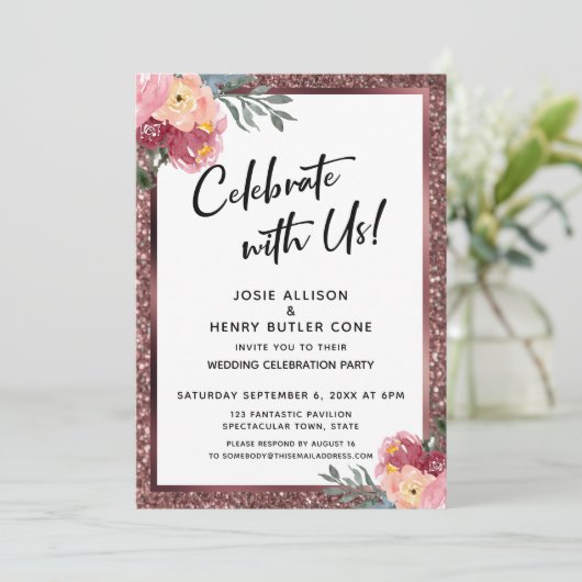 Feiern Sie mit uns! Rose Gold Glitzer und Blume Einladung (Stehend Vorderseite)