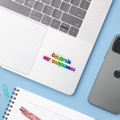 Feiern Sie unsere Einzigartigkeit Rainbow Neurodiv Aufkleber (Laptop mit iPhone)