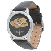 Feiern zum 30. Jahrestag. Goldfarbe. Armbanduhr (Schrägansicht)