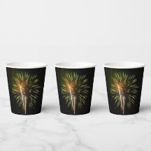 Feiern zum grünen und goldenen Feuerwerk