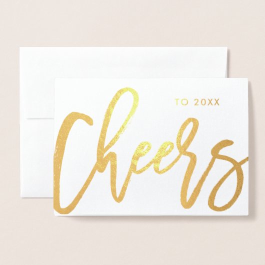 Feiern zum neuen Jahr | Script und Confetti Folienkarte (Vorderseite mit Umschlag)