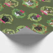 Feiertags-Katzen-Kränze im Grün Geschenkpapier (Ecke)