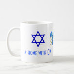 Feiertags-Spaß-Weihnachten und Chanukka Kaffeetasse<br><div class="desc">Eine niedliche Feiertags-Tasse mit einer Richtung des Spaßes macht ein Spaßgeschenk für die Häuser, die Glauben - jüdisch und christlich, Chanukka und Weihnachten kombinieren. Der Davidsstern Seite sagt, dass ein Zuhause mit OY und der Weihnachtsmann-Seite ein Zuhause mit FREUDE sagt. Geschenk eingewickelte Pakete in den koordinierenfarben, die mit diesen religiösen...</div>