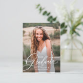 Fein gepennter Abschluss Ankündigung Postkarte (Stehend Vorderseite)