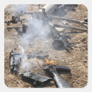 Feindwaffen werden cool quadratischer aufkleber